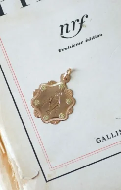 Médaille Vierge or rose