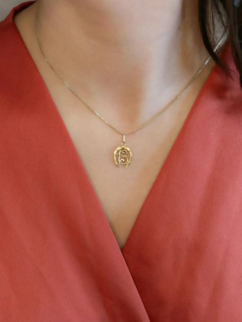 Médaille vintage 13 porte bonheur or jaune