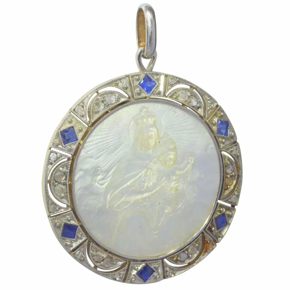 Médaille vintage édouardienne - Art déco des années 1920 en diamant et saphir représentant la Vierge Marie et l'enfant Jésus