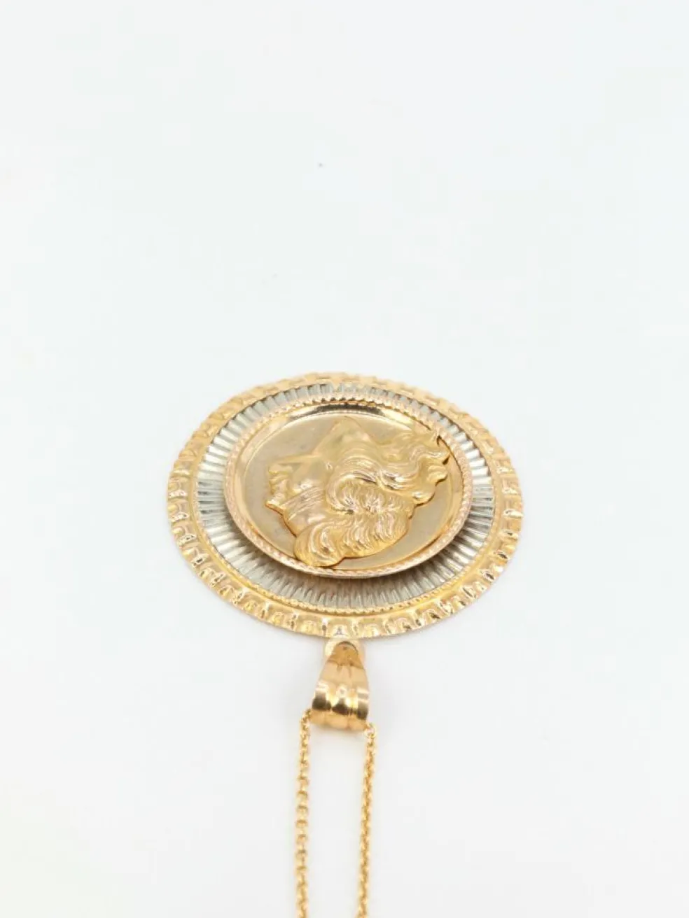 Médaille vintage en or jaune et blanc