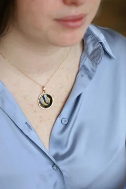 Médaille Zodiaque Poissons, or rose et onyx