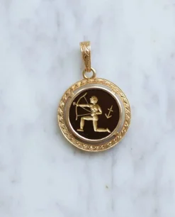 Médaille Zodiaque Sagittaire, or rose et intaille cornaline