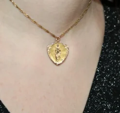 Médaille-Pendentif Art Nouveau en or jaune