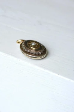 Médaillon ancien or, argent, et diamants