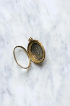 Médaillon ancien or, argent, et diamants
