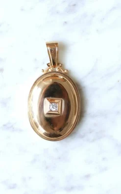 Médaillon ancien or rose et diamant