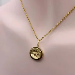 Médaillon Aphrodite Signature en or 14 carats de style classique