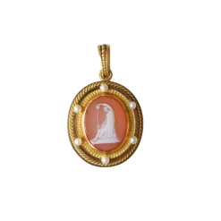 Médaillon camée agate et perles sur or jaune