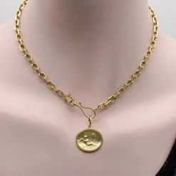 Médaillon Cupidon de style néo-classique signature en or