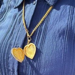 Médaillon en forme de coeur en or