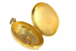 Médaillon en or avec diamant