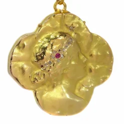 Médaillon en or porte-bonheur