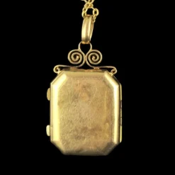Médaillon en or rectangulaire