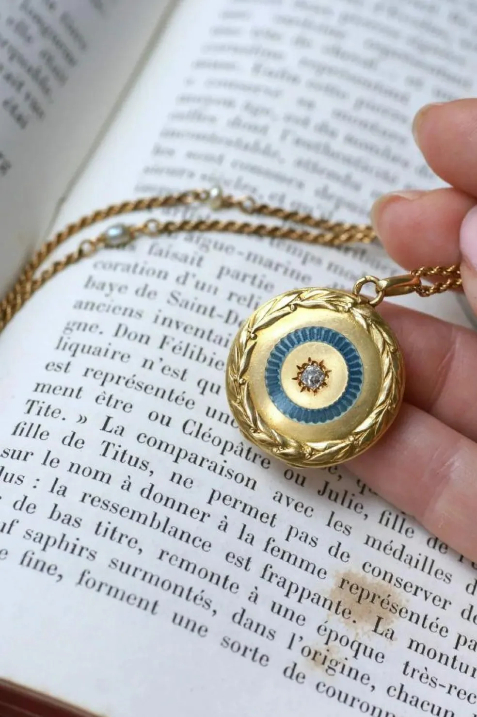 Médaillon or Jaune diamant et perles