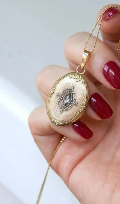 Médaillon ouvrant navette diamant taille rose