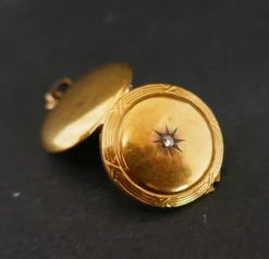 Médaillon porte bonheur