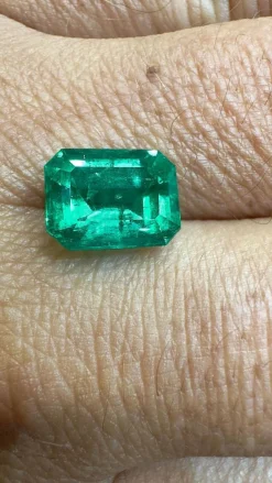 Émeraude de Colombie certifiée LFG de 3,19 carats