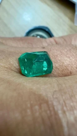 Émeraude de Colombie certifiée LFG de 3,19 carats