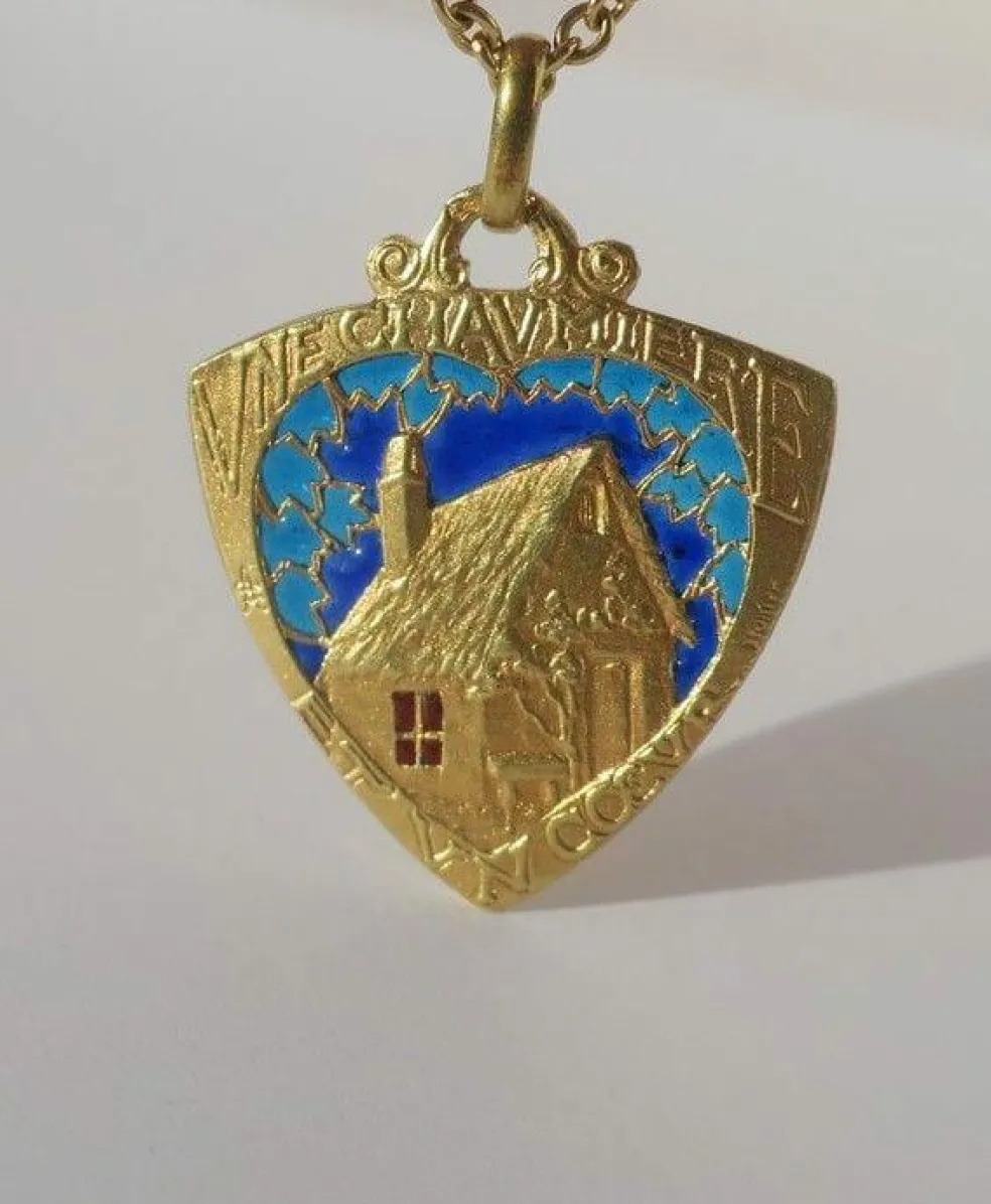 MONIER rare pendentif ancien Cœur chaumière émail plique à jour or