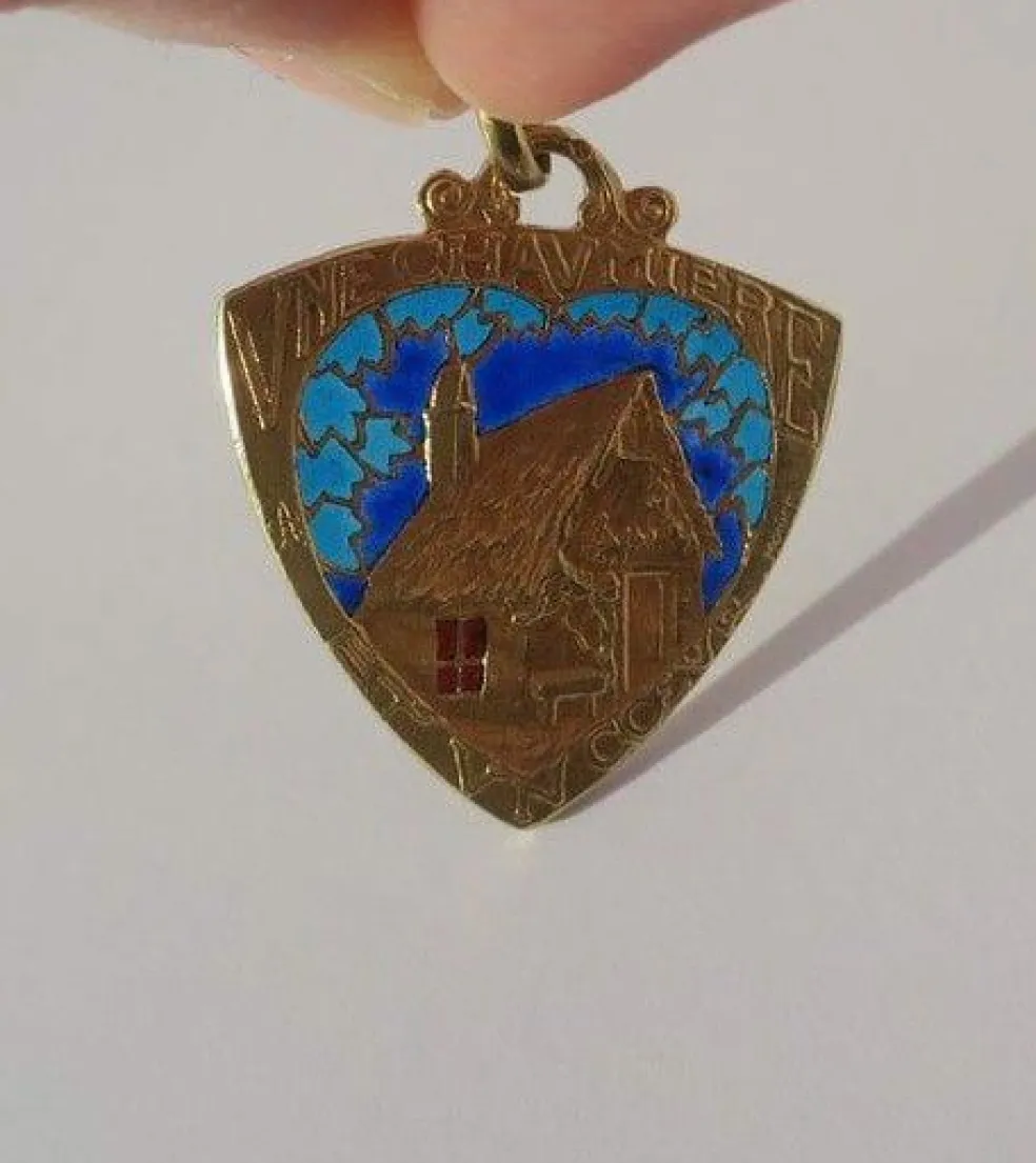 MONIER rare pendentif ancien Cœur chaumière émail plique à jour or