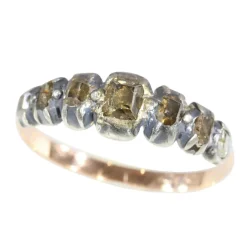 Murmures du passé : une bague baroque en diamant de 1700