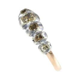 Murmures du passé : une bague baroque en diamant de 1700