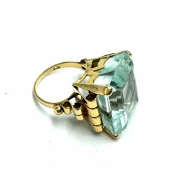 Énorme bague aigue-marine de 35 ct, taille émeraude.