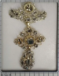 Or, croix de diamant