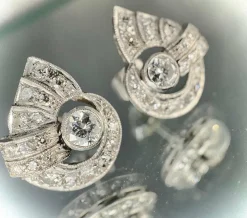 Paire de boucles d'oreilles Art Déco en platine