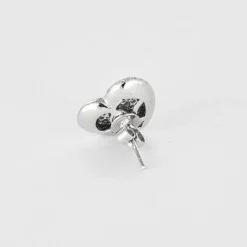 Paire de boucles d'oreilles en or gris et diamants