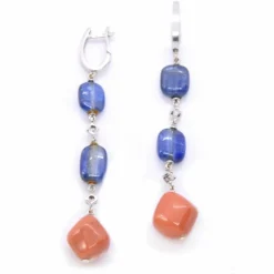 Paire de pendants d'oreilles tanzanite et corail