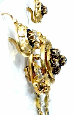Parure : broche et boucles d’oreilles Email Diamants Perles