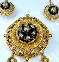 Parure : broche et boucles d’oreilles Email Diamants Perles