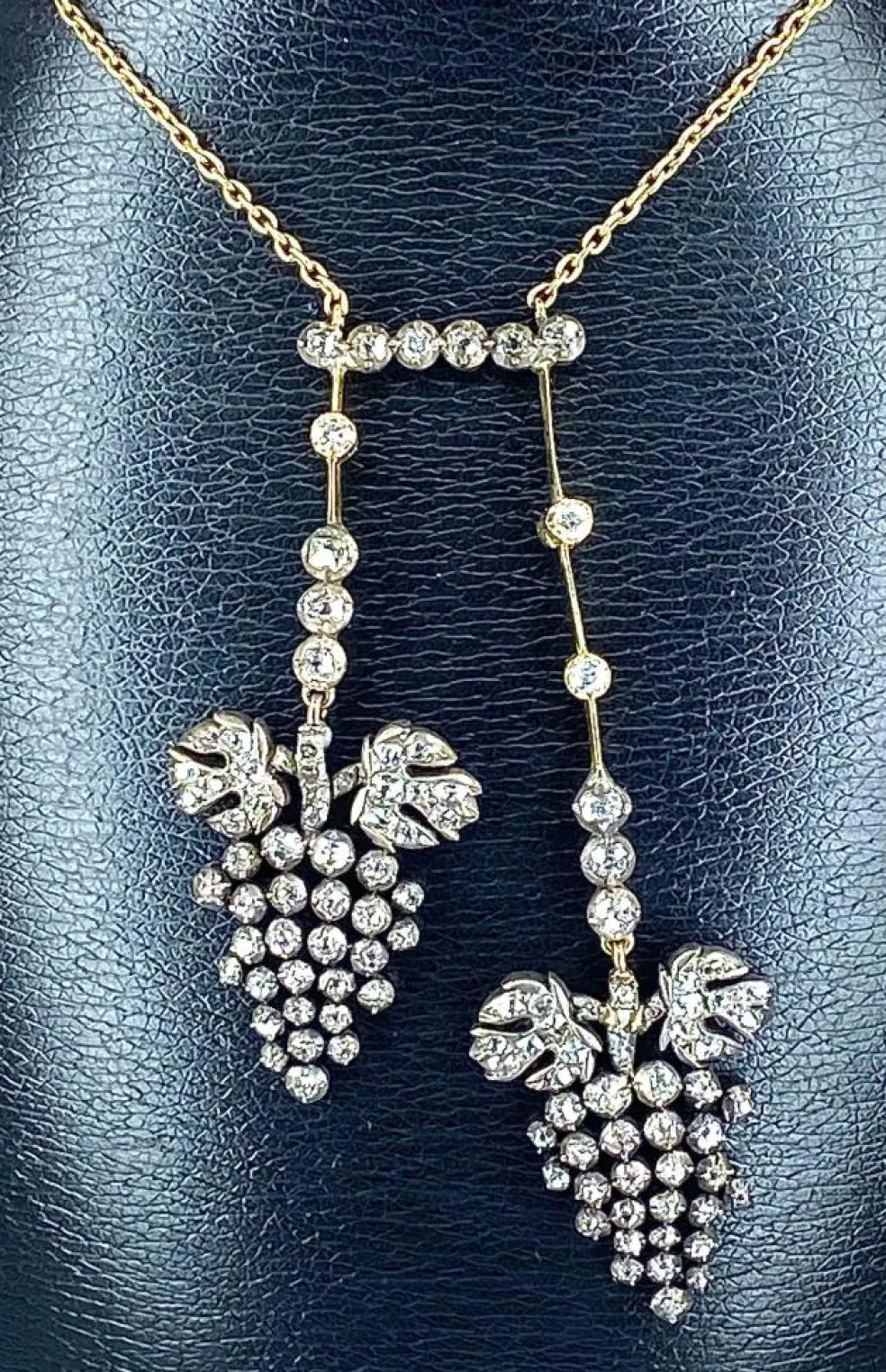 Parure collier négligé et boucles d’oreilles en or jaune et argent, diamants, Napoléon III