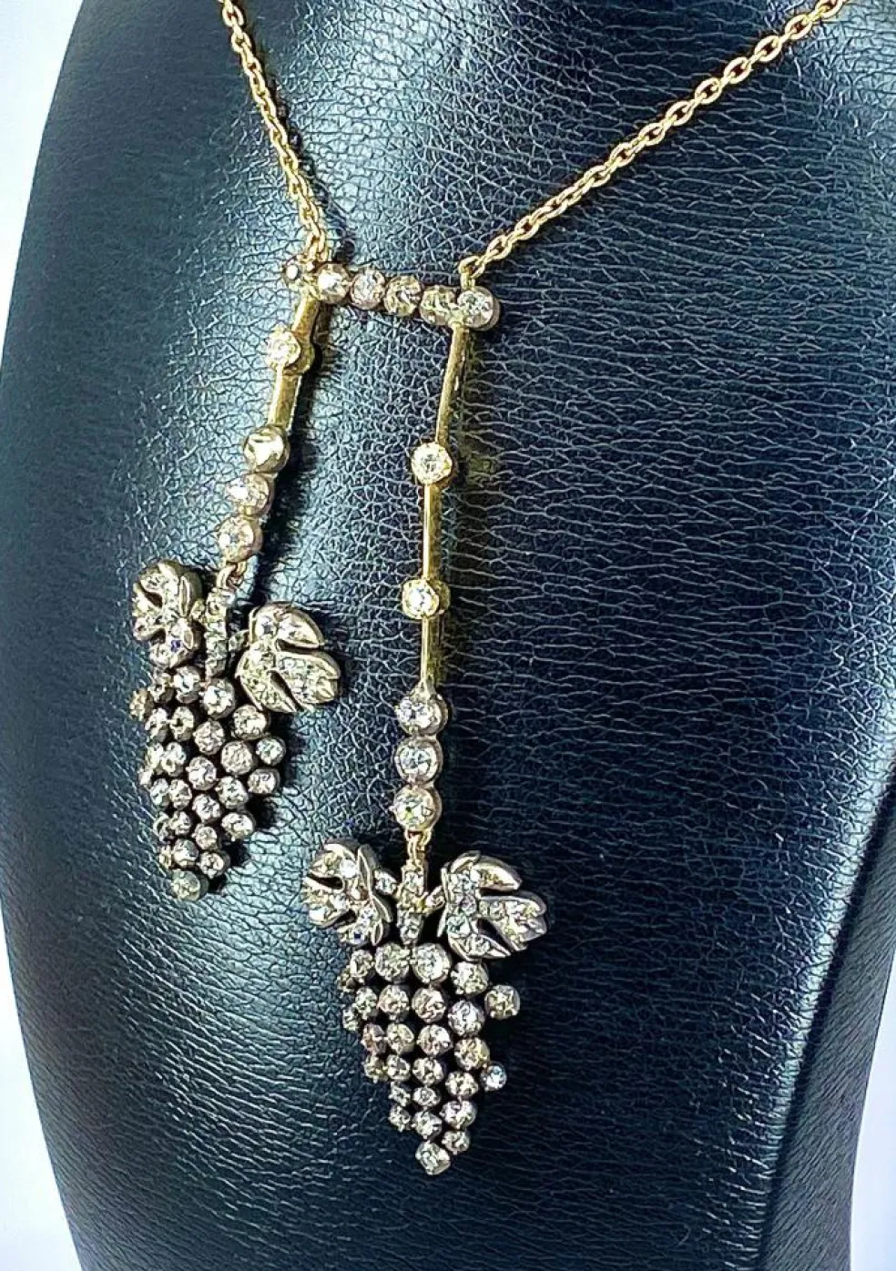 Parure collier négligé et boucles d’oreilles en or jaune et argent, diamants, Napoléon III
