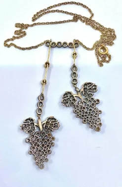 Parure collier négligé et boucles d’oreilles en or jaune et argent, diamants, Napoléon III