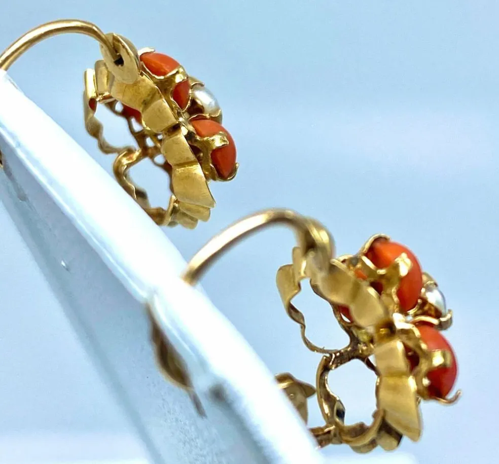 Parure Napoléon III - pendentif et boucles d’oreilles or, jaune, corail et perles fines
