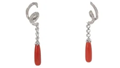 Pendants d'oreilles en or blanc, diamants et corail