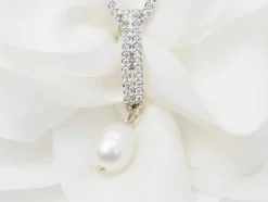 Pendants d'oreilles en or blanc, diamants et perles de culture