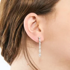 Pendants d'oreilles en platine et diamants