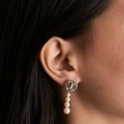 Pendants d'oreilles perles et diamants sur or gris