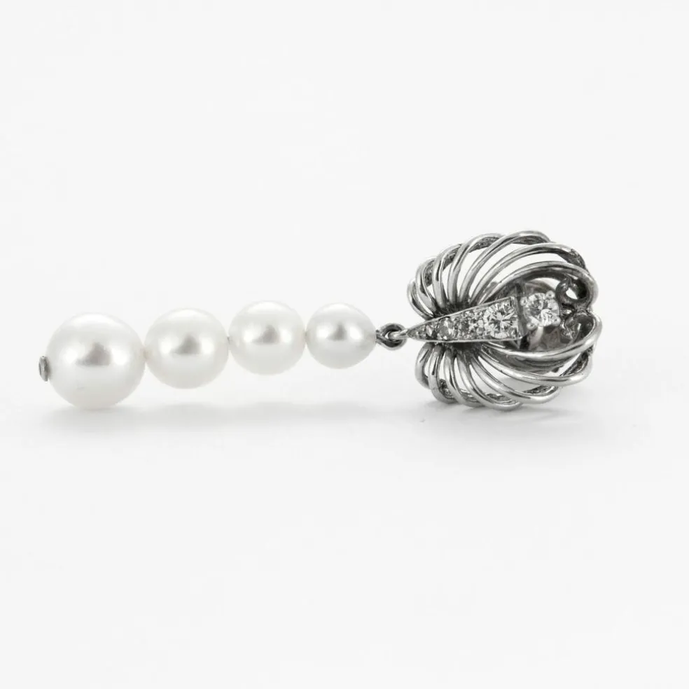 Pendants d'oreilles perles et diamants sur or gris