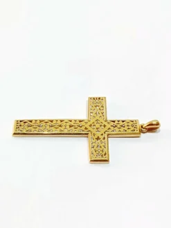 Pendentif - croix en or ajouré