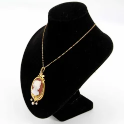 Pendentif ancien Camée et Perles fines