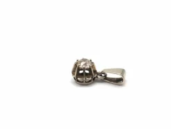 Pendentif ancien en or blanc 750 avec diamant