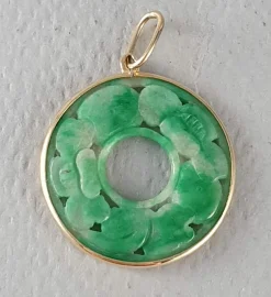 PENDENTIF ANCIEN PI JADE JADEITE