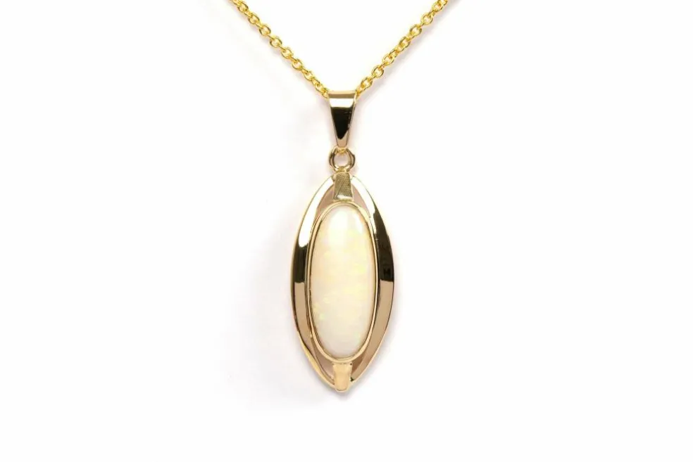 Pendentif années 70 or jaune, opale