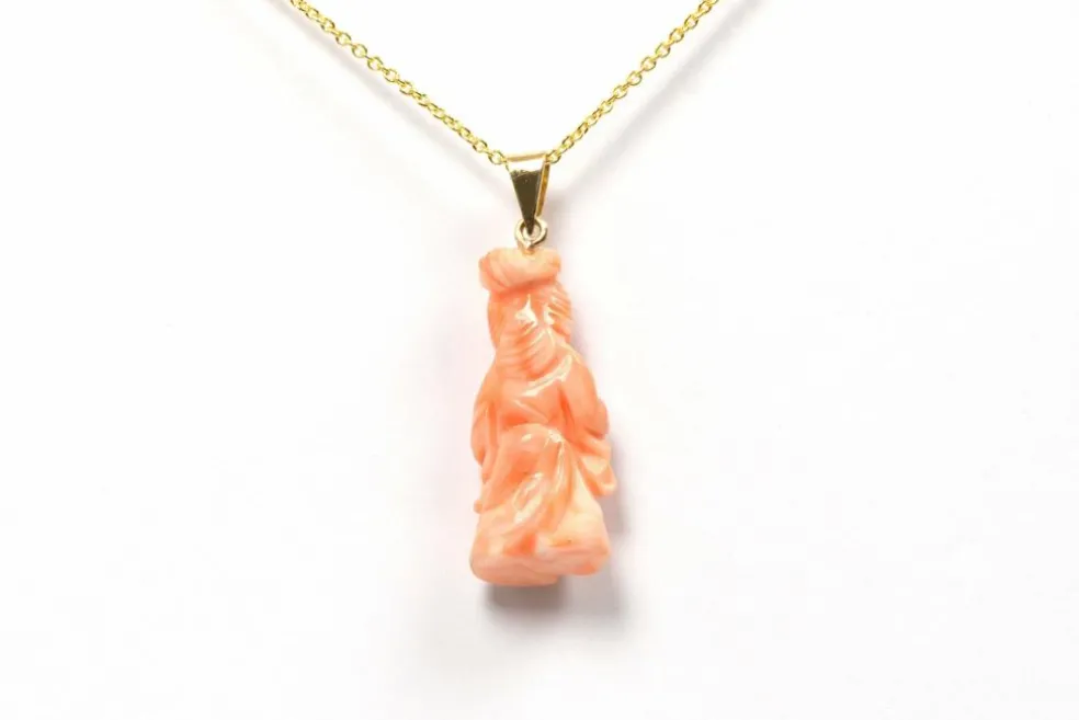 Pendentif années 70 or jaune et corail