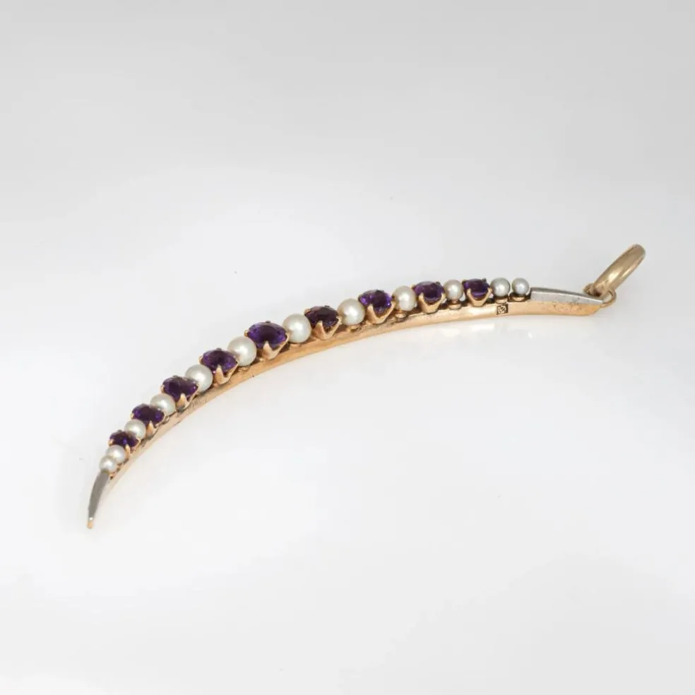 Pendentif antique victorien en forme de croissant de lune en améthyste et perle en or 14 carats céleste