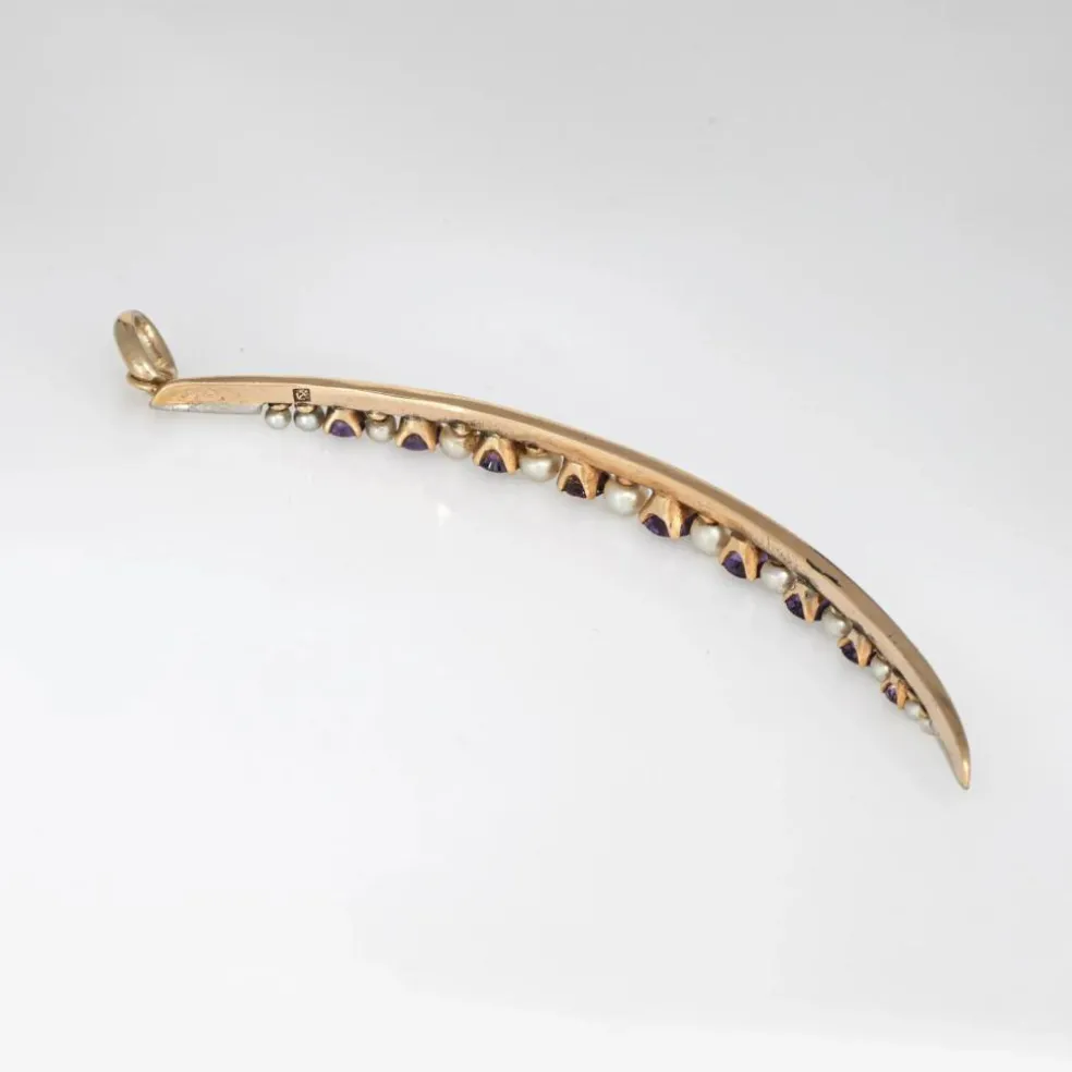 Pendentif antique victorien en forme de croissant de lune en améthyste et perle en or 14 carats céleste